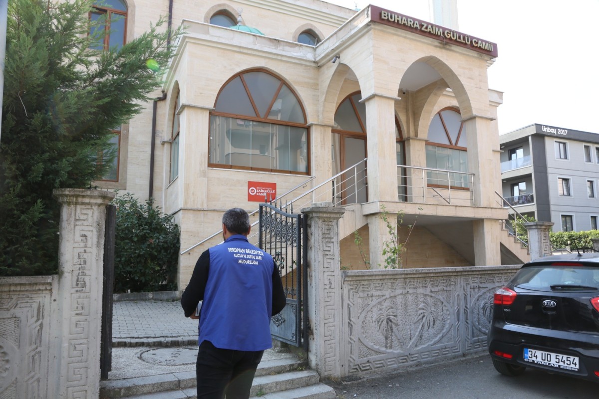 Serdivan Belediyesi Camilere Lokum Dağıtımı Gerçekleştirdi