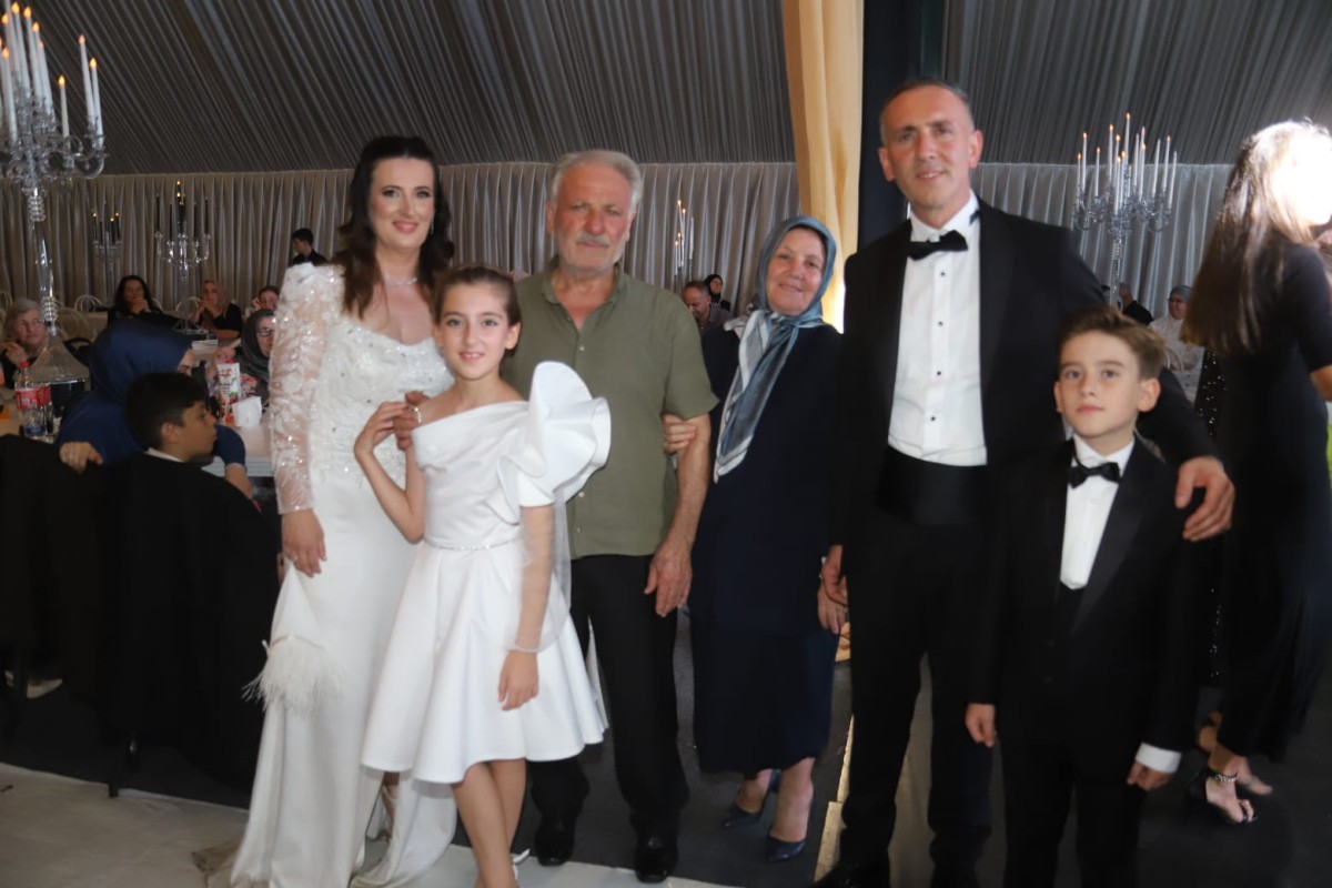 Sakarya'da Mini Döner’in sahibi Cenk Göker oğluna unutulmayacak bir sünnet töreni yaşattı