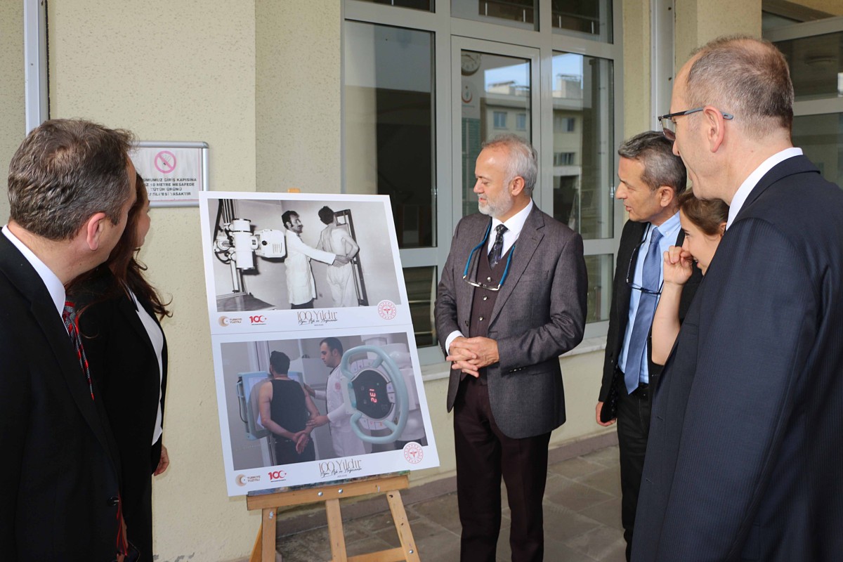 100. Yılda sağlık hizmetleri fotoğraf sergisi açıldı
