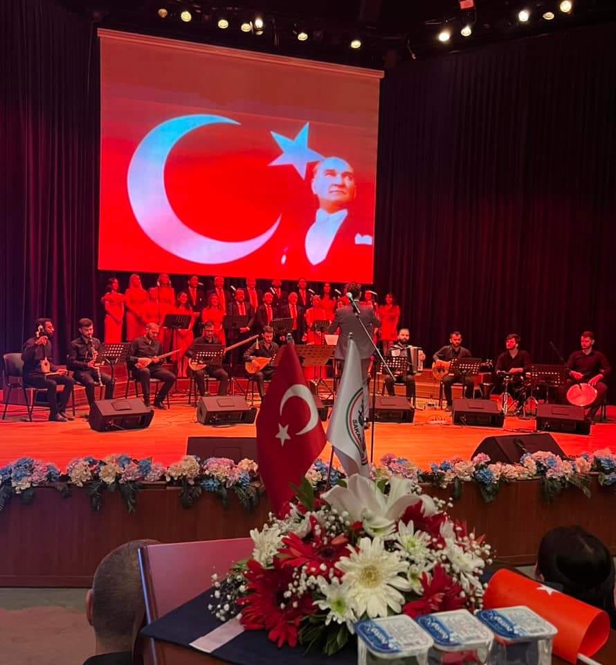 Dokumacı Sakarya Barosunun konserinde 