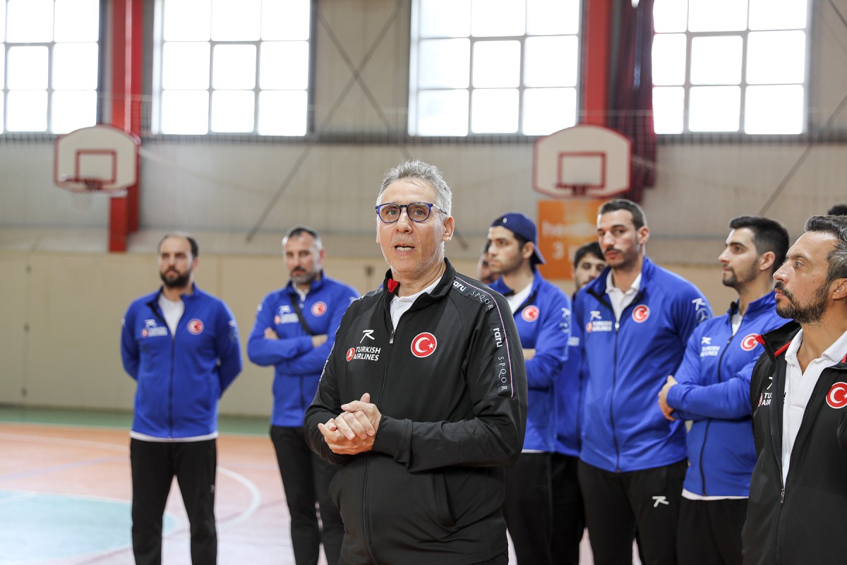 Hentbol Milli Takımı SUBÜ öğrencileriyle buluştu