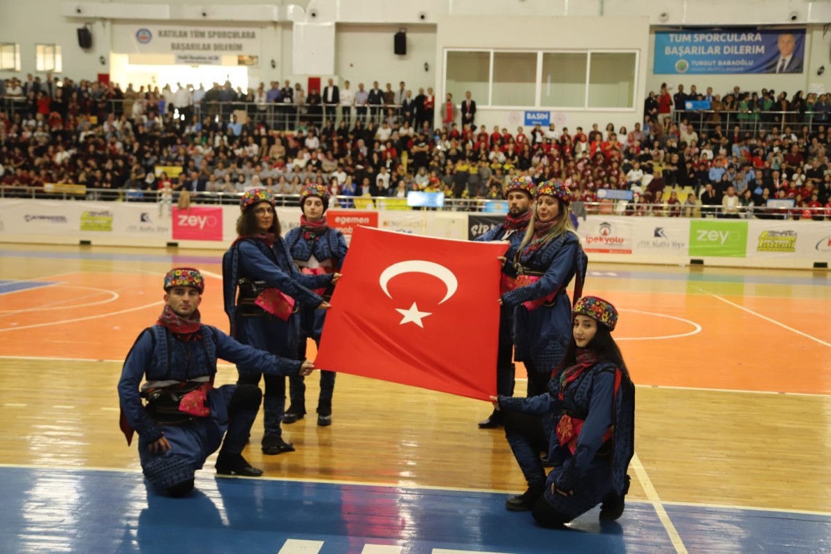 CUMHURİYETİN 100. YILI HENDEK’TE COŞKUYLA KUTLANDI
