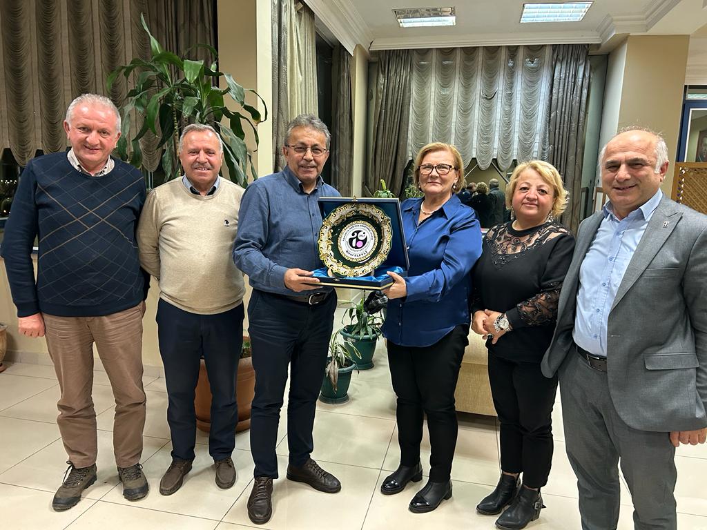 Arifiye Mezunlarından Öğretmenler Günü Öncesinde Anlamlı Buluşma