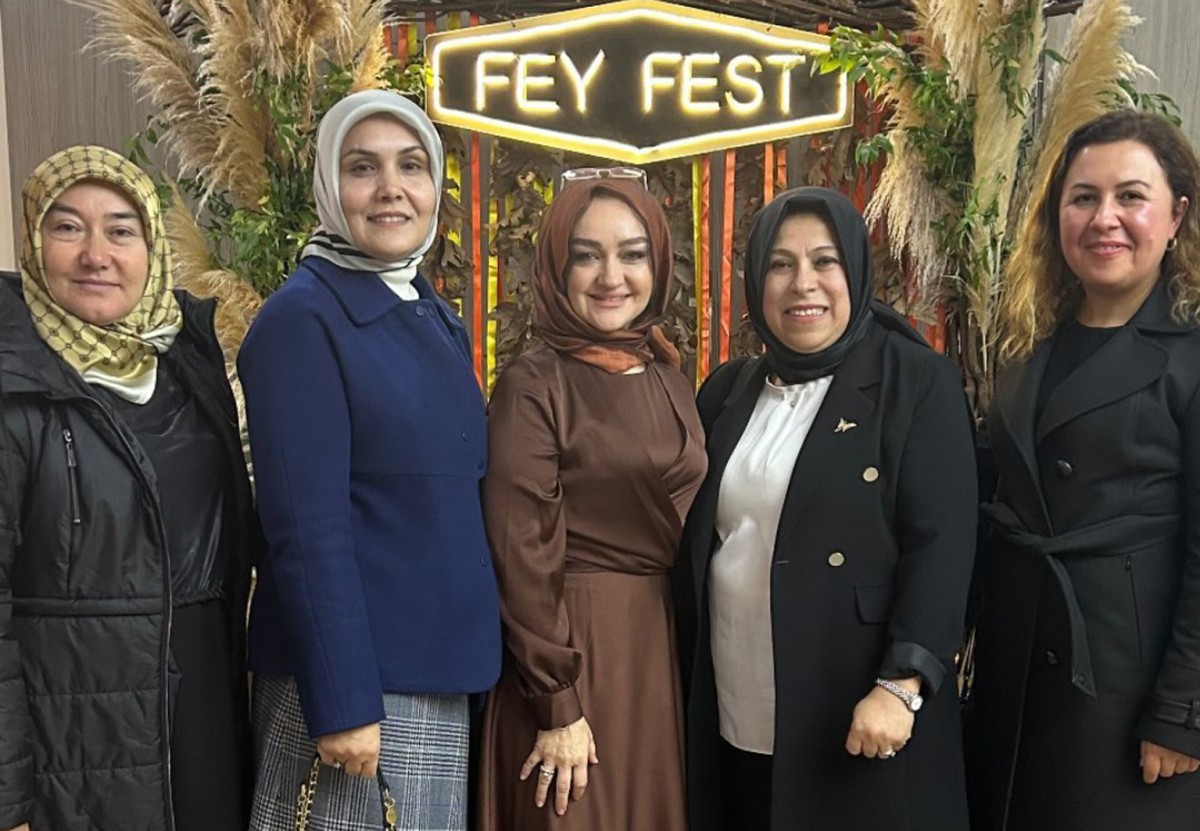 ÖĞRETEN VE ÜRETEN KADINLAR FESTİVALİ BÜYÜK İLGİ GÖRÜYOR.