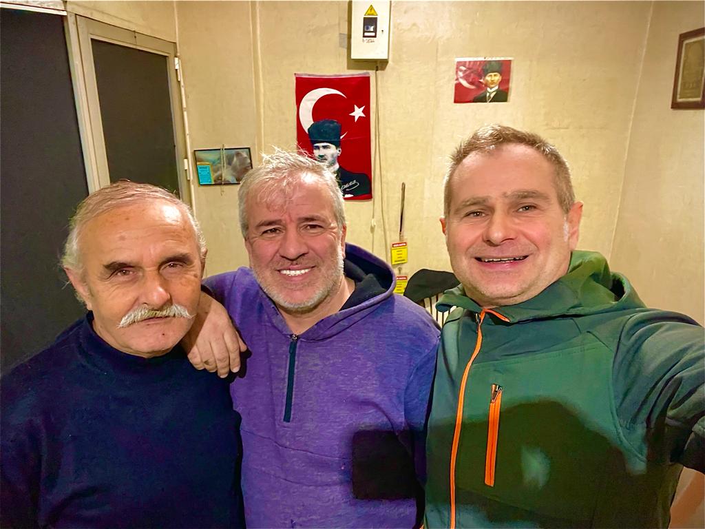 Sanatçı ve Besteci Akif Yener Duayen Gazeteci Muhittin Güven'i Nezaket Ziyaretinde Bulundu