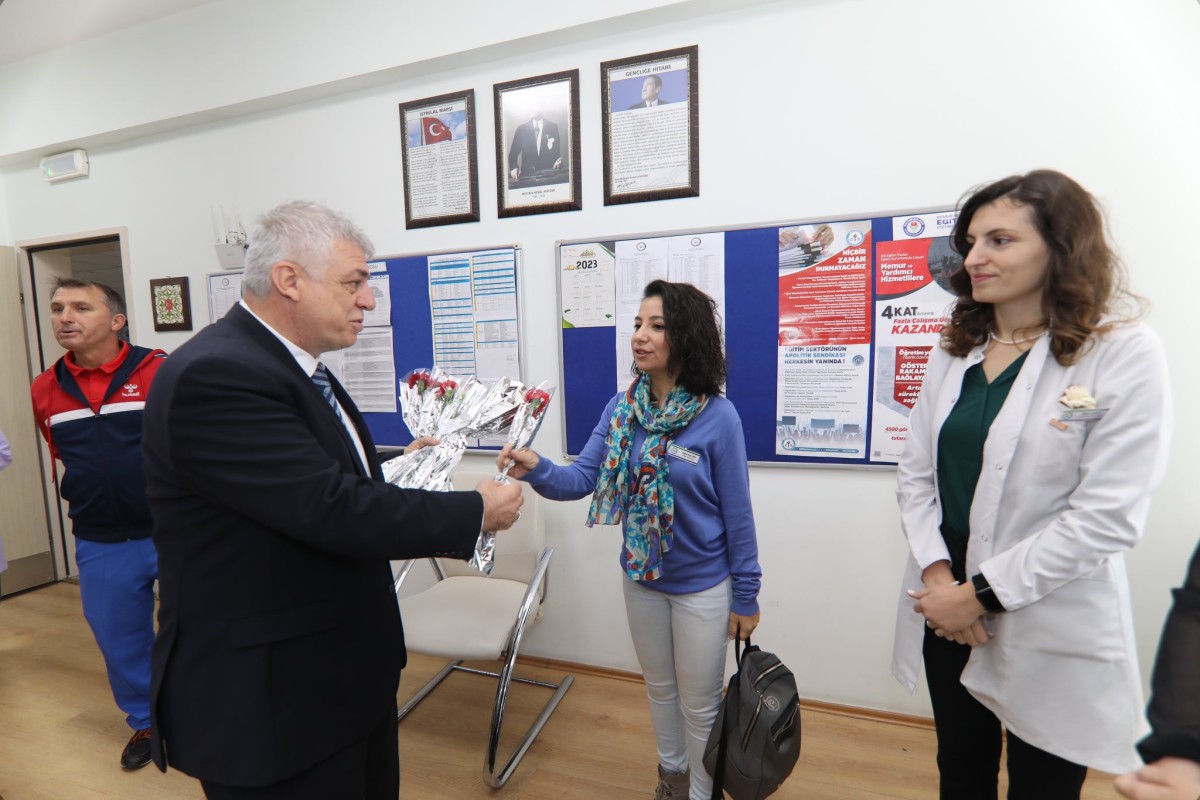 BAŞKAN RAHMİ ŞENGÜL ÖĞRETMENLER GÜNÜNÜ KUTLADI