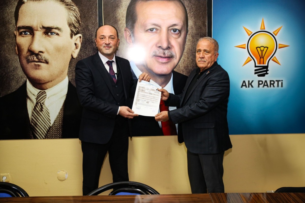 Selçuk Yıldız, AK Parti Geyve belediye başkanlığı aday adaylığına resmen başvurdu