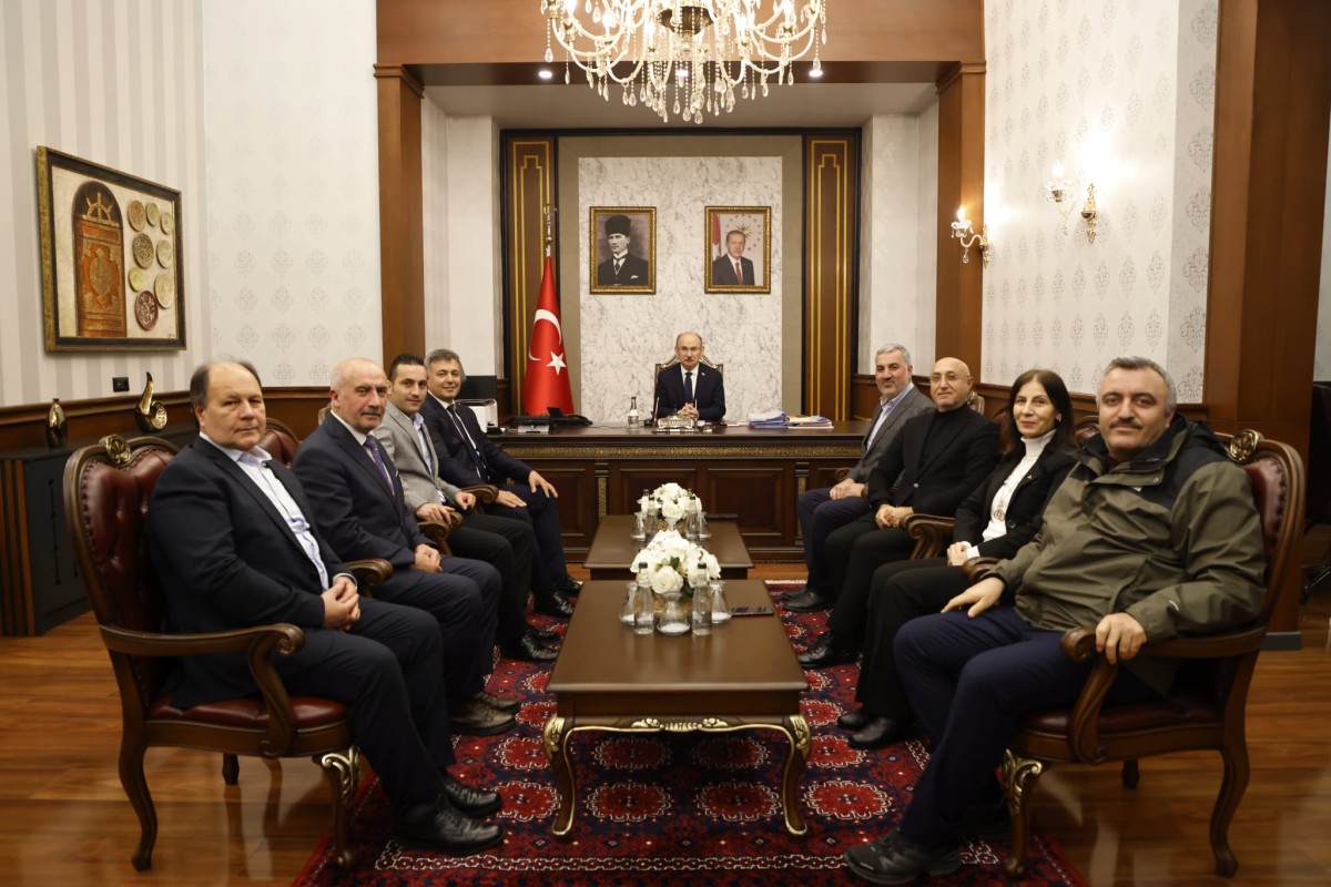 Yozgatlılar Derneğinden Vali Yaşar Karadeniz’e ziyaret