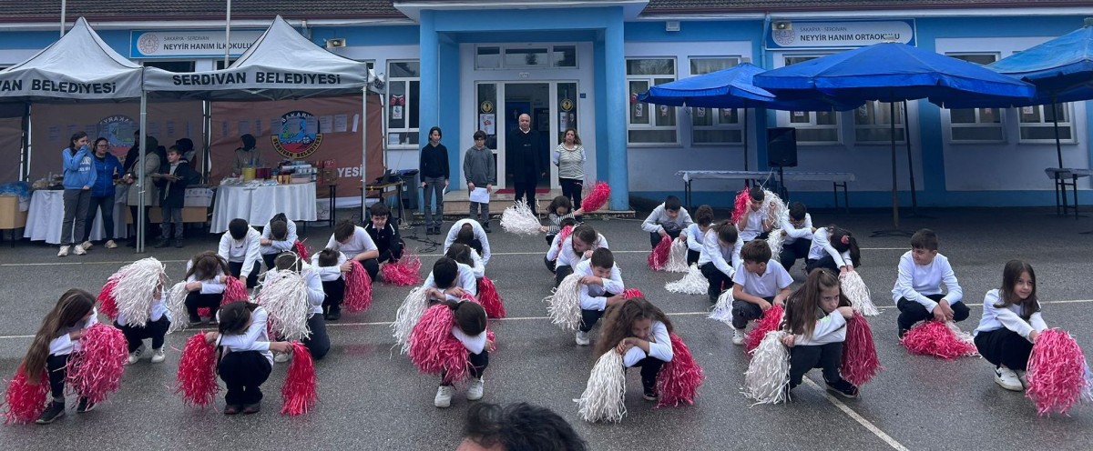 Aralık Neyyir Hanım’da İnsan Hakları Günü Kutlama Programı ve Kermes Etkinliği