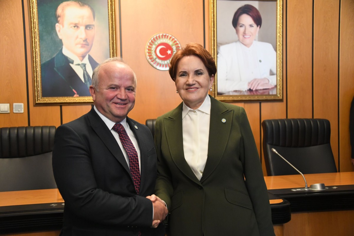 Başkan aday adayı Alpaslan Kılıç Sapanca’nın yıldızı her geçen gün daha da fazla parlamaktadır