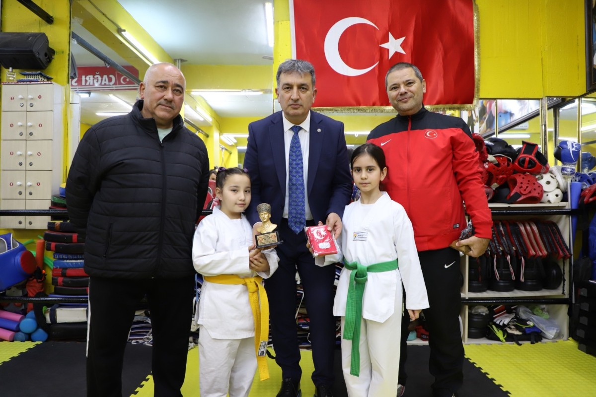 GENÇLİK VE SPOR İL MÜDÜRÜNDEN BAŞARALI SPOR KULÜBÜNE ZİYARET...