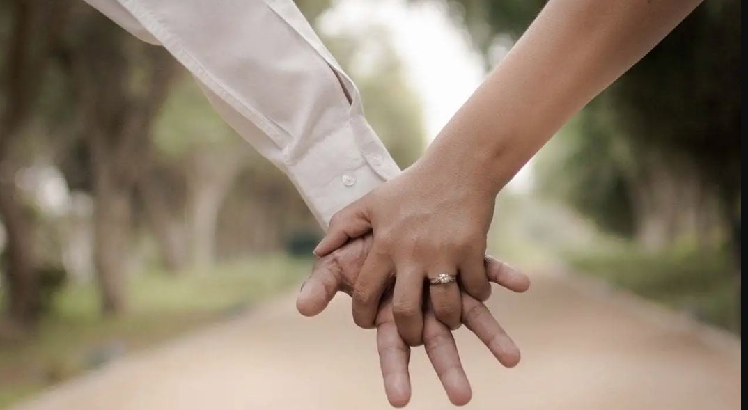 İlişkiniz evliliğe mi gidiyor? İşte ilişkinizin evliliğe giden yolda olup olmadığını gösteren 7 belirti!