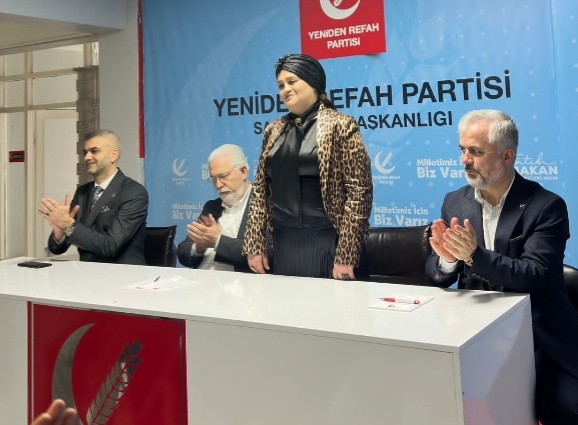 Başkan Emriye Köse  AK Parti'den istifa ederek, Ekip Arkadaşları ile Yeniden Refah Partisine Üye Oldu