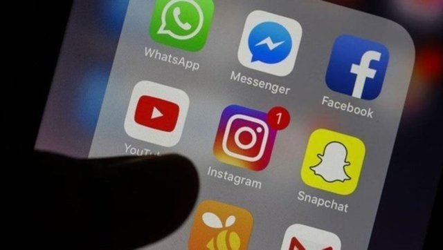 Instagram çöktü mü, ne oldu? Sosyal Medya Bamlandı mı?