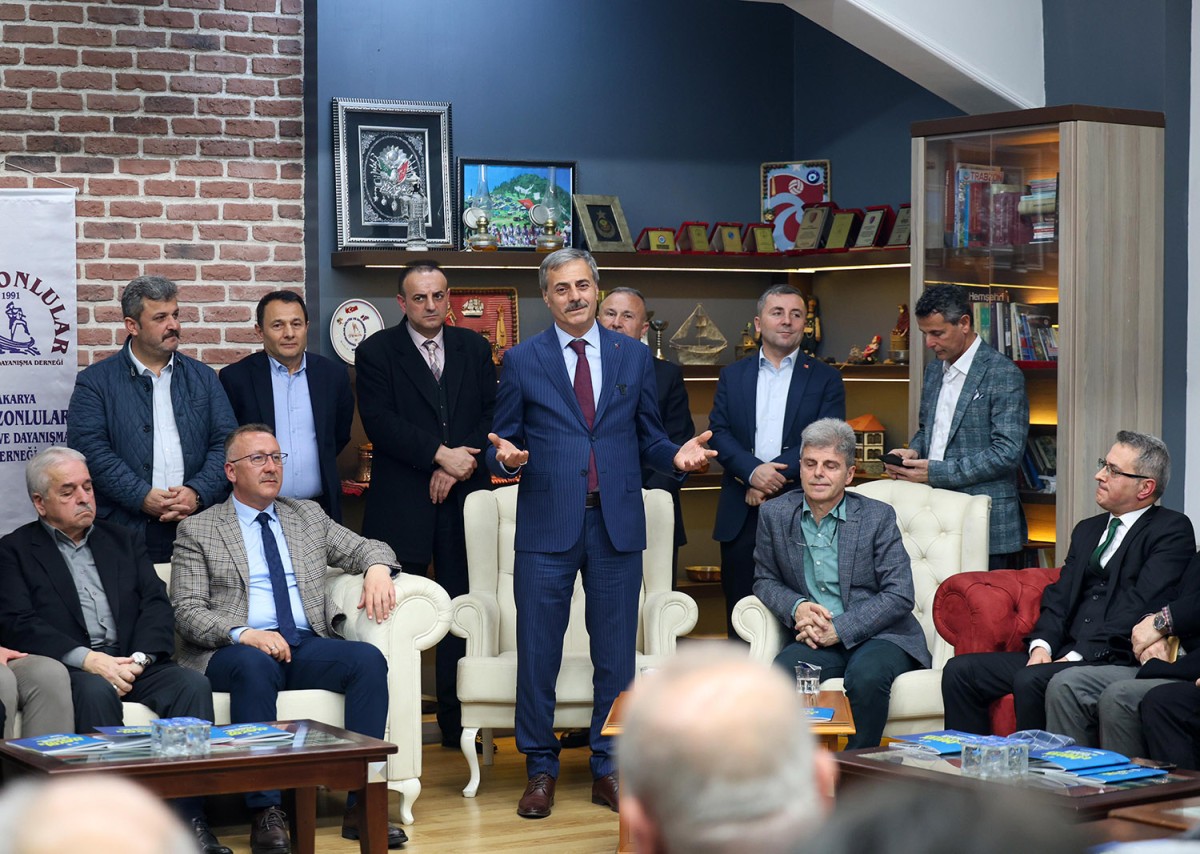 Yusuf Alemdar Sakarya Trabzonlular Kültür ve Dayanışma Derneği’ni ziyaret etti.