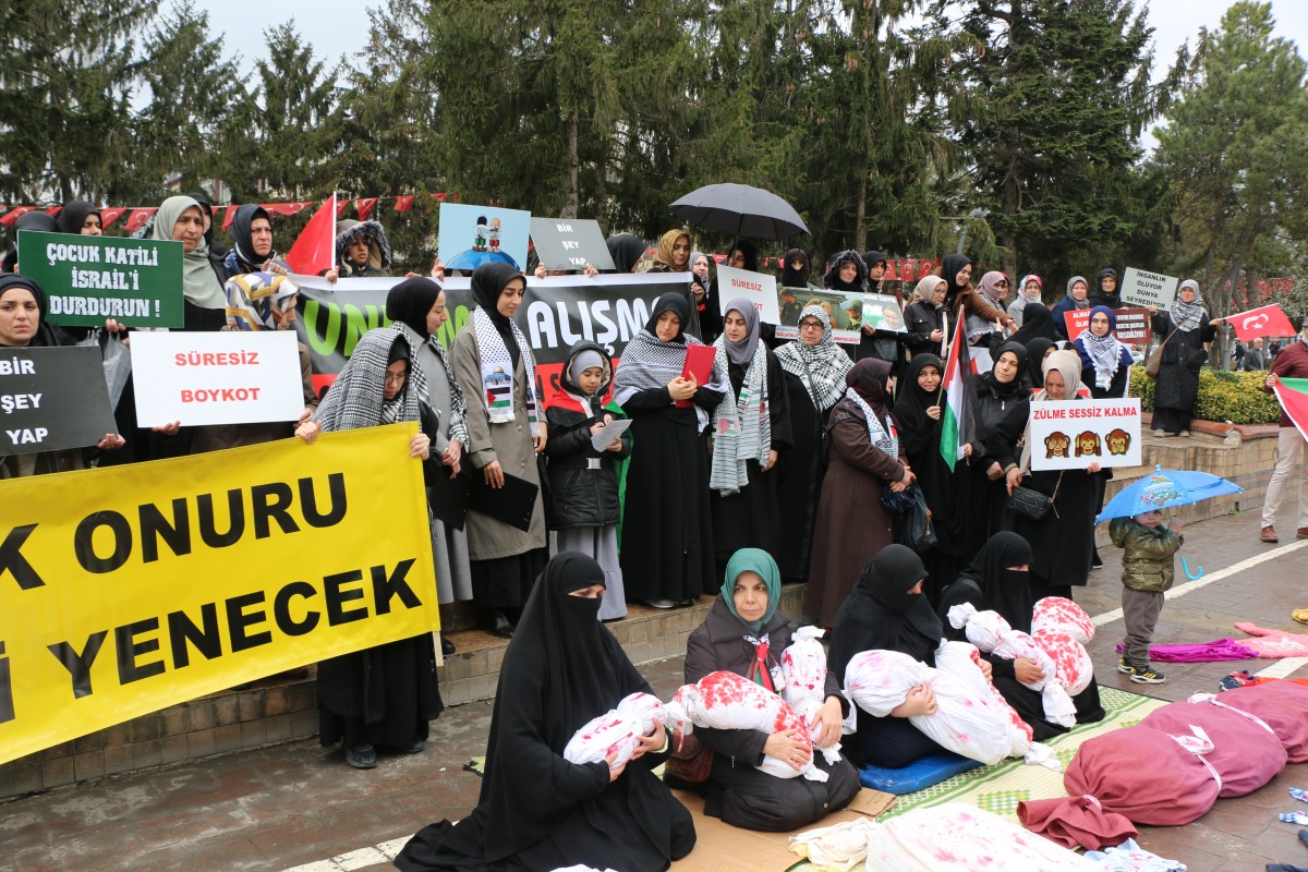 Milli İrade Sakarya Sivil Toplum Kuruluşlarının Kadın Kolları 8 Mart Dünya Kadınlar Günün Basın Açıklaması