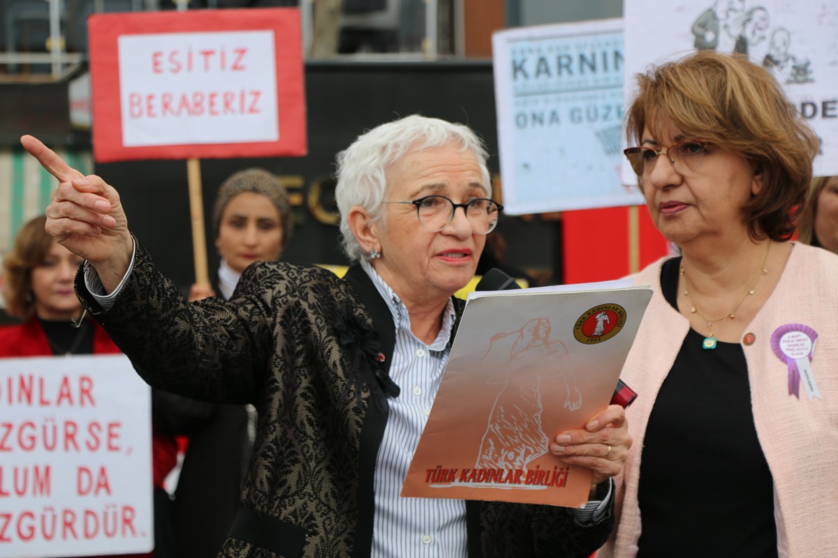  (TKB) Türk Kadınlar Birliği Sakarya Şubesi 8 Mart Dünya Kadınlar Gününü Kutladı