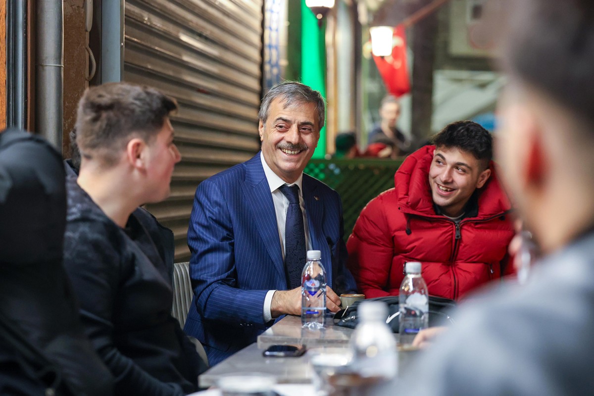 Sakarya Büyükşehir Belediye Başkan Adayı Yusuf Alemdar gençlere Kültür Merkezi projesini anlattı