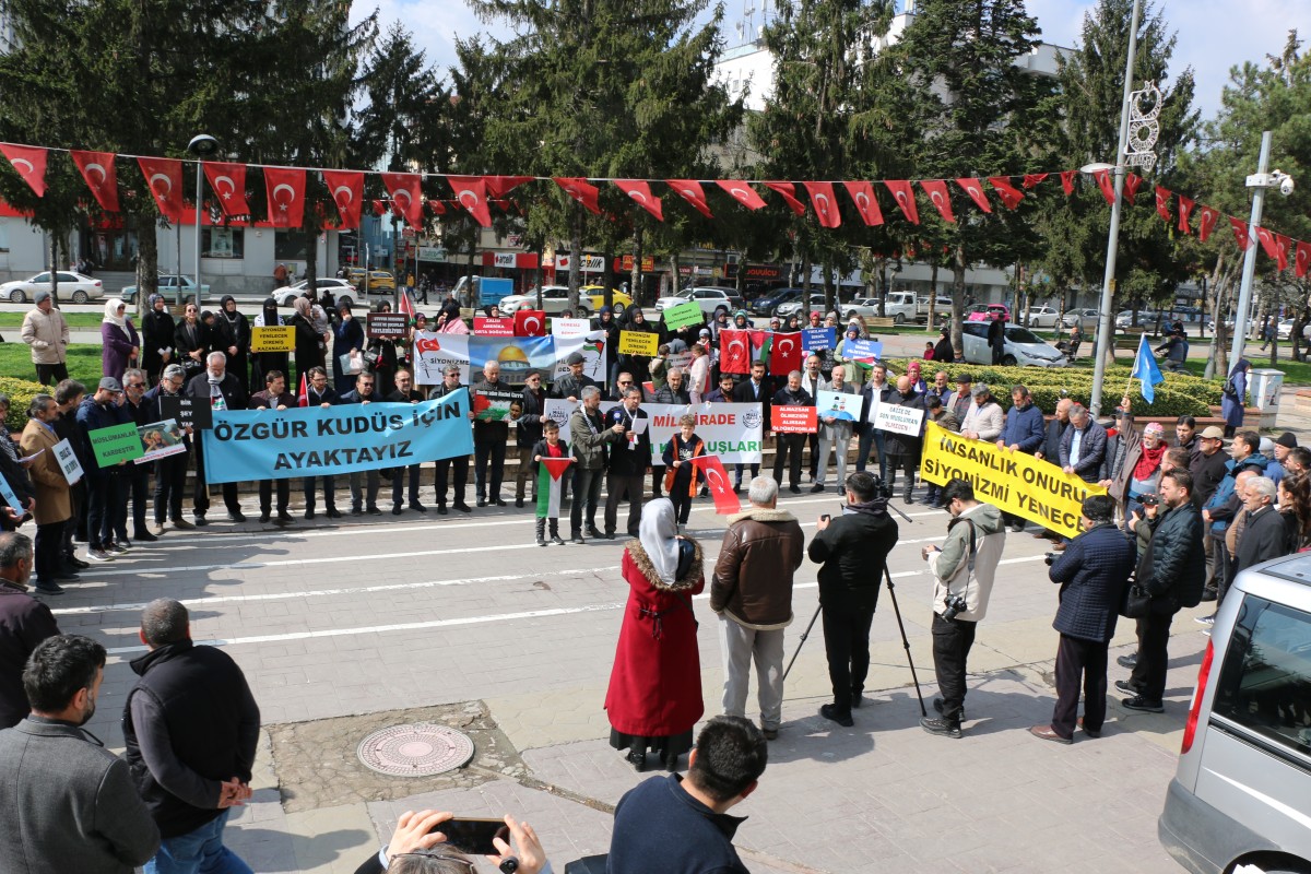 Milli İrade Sakarya Meydanlarında STK'ları Adına Sakarya Merhamet Gönüllüleri Derneği “Ramazan ve Gazze” Basın Açıklaması 