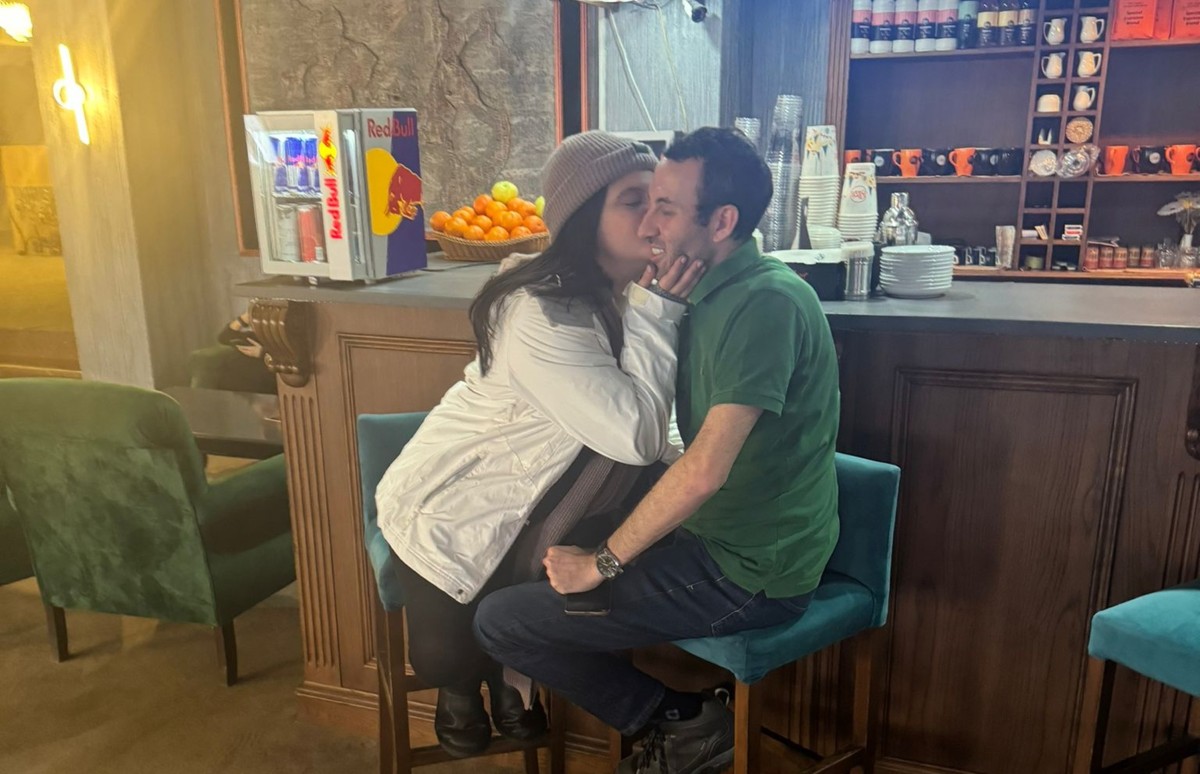 KIZILCIK ŞERBETİ'NİN NİLAY’I AŞK SARHOŞU