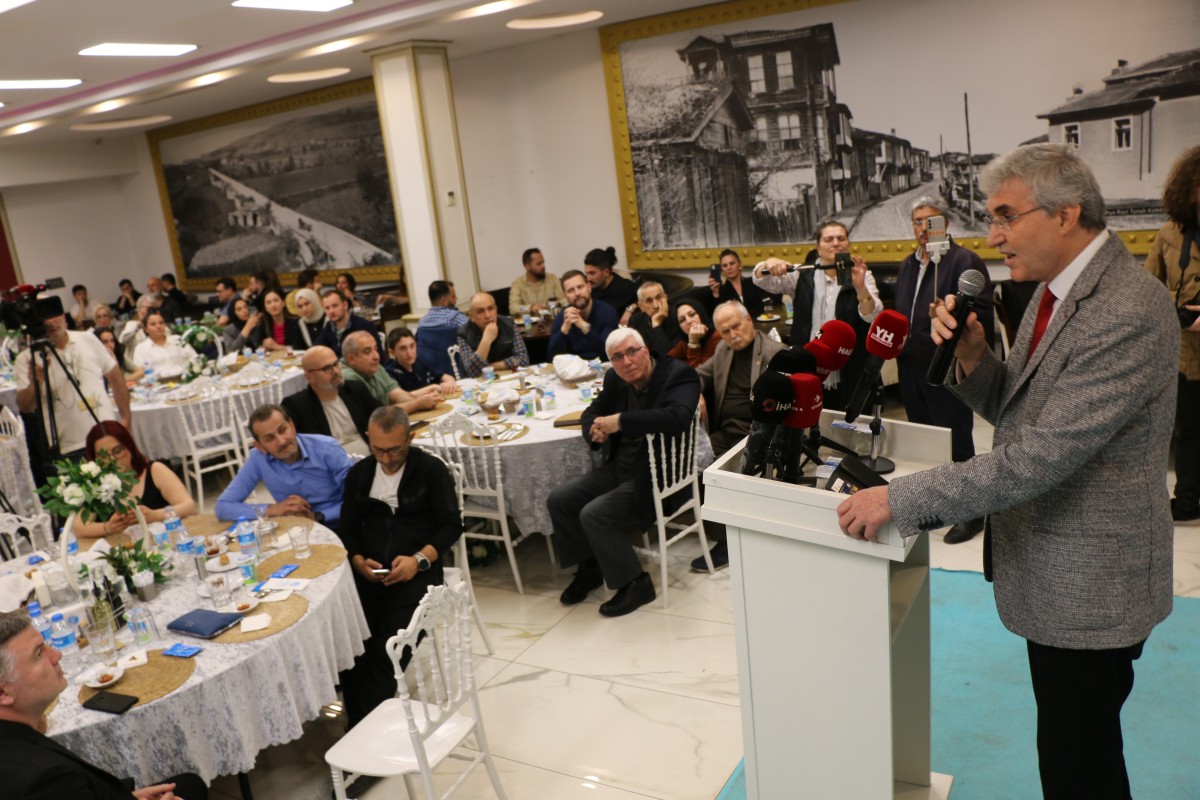 Sakarya Büyükşehir Belediye Başkanı Ekrem Yüce'nin Basına Veda Yemeği