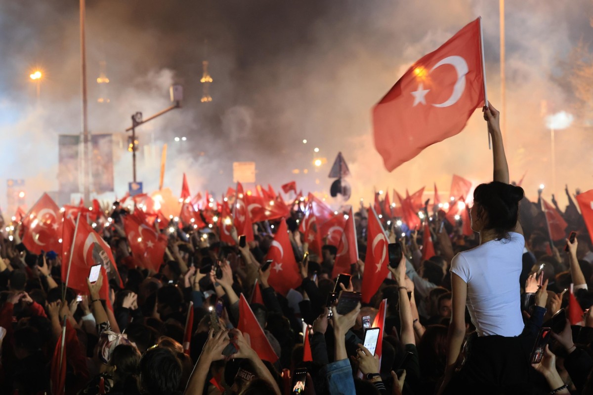 COŞKU SARAÇHANE’DE DORUĞA ULAŞTI  İMAMOĞLU: BİR KİŞİNİN VESAYET DÖNEMİ, BUGÜN İTİBARİYLE BİTMİŞTİR