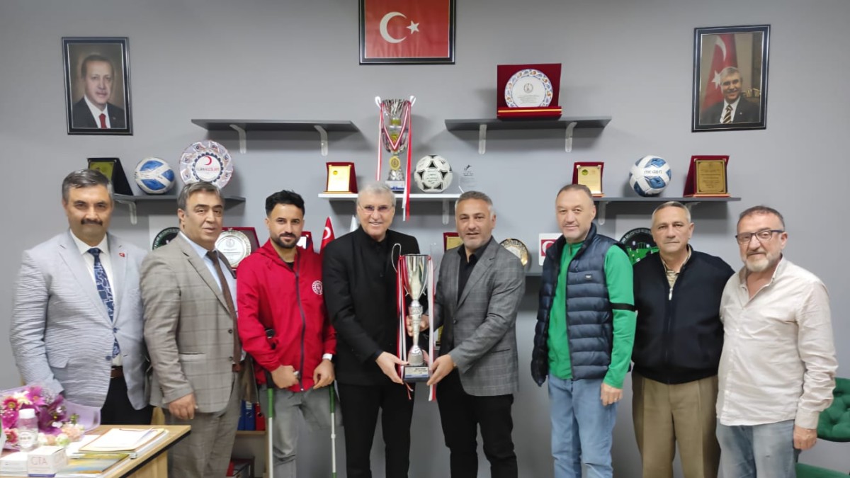 Başkan Ekrem Yüce, sporcularıyla gurur duydu