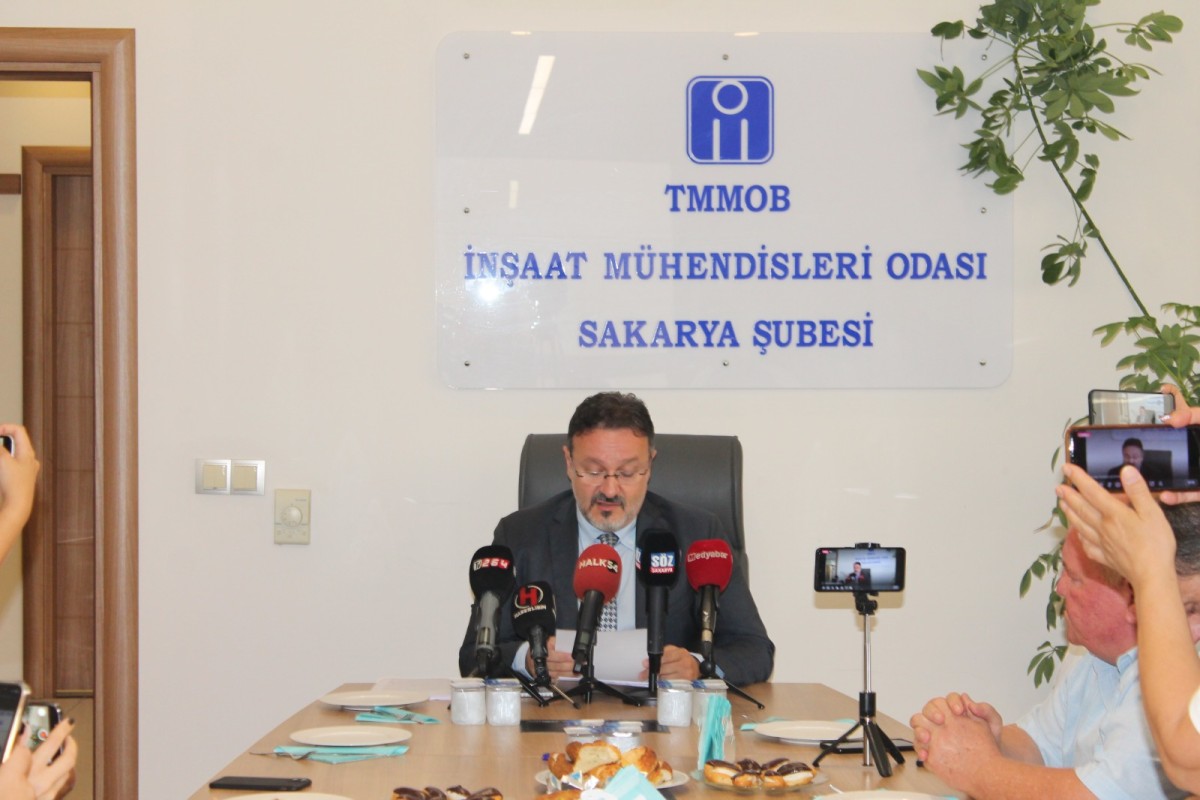 Uyarıyoruz... Șantiye Șefleri Hakkında Yönetmelikte Yapılan Son Değişiklik Yapı Güvenliğinde Riskleri Daha da Büyütecek