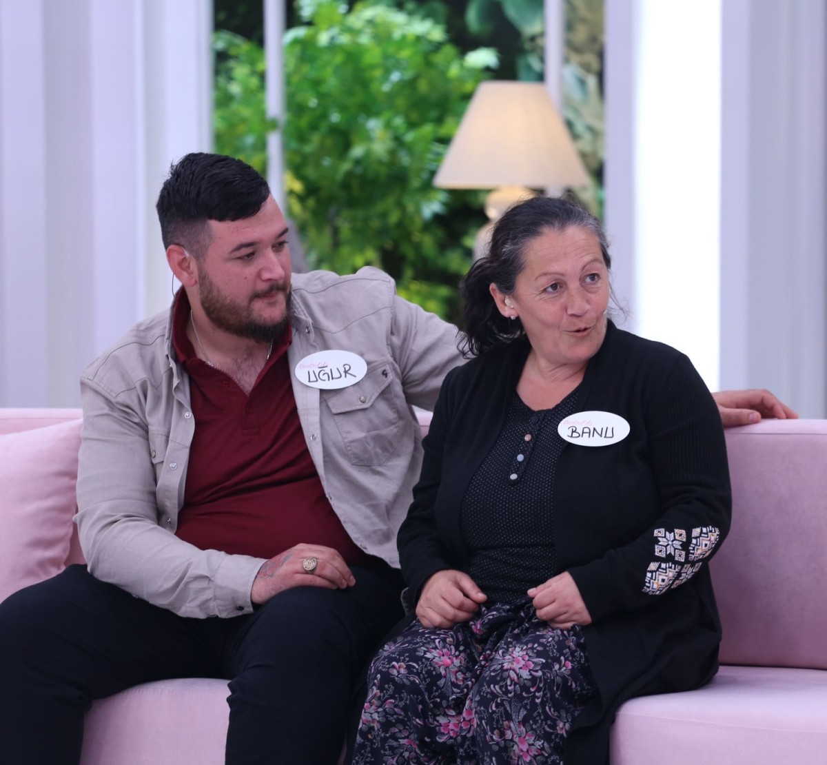  ESRA EROL’DA TÜRKİYE’DE BİR İLK YAŞANDI! “ÖLDÜ” SANDIĞI ANNESİ, “TEYZESİ” ÇIKTI!