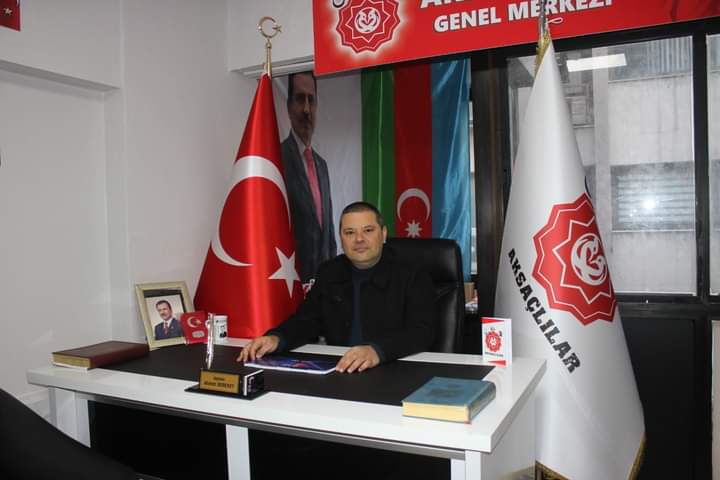AKSAÇLILAR Genel  Başkanı Ahmet BEREKET, 23 Nisan Ulusal Egemenlik ve Çocuk Bayramı dolayısıyla kutlama mesajı yayınladı.
