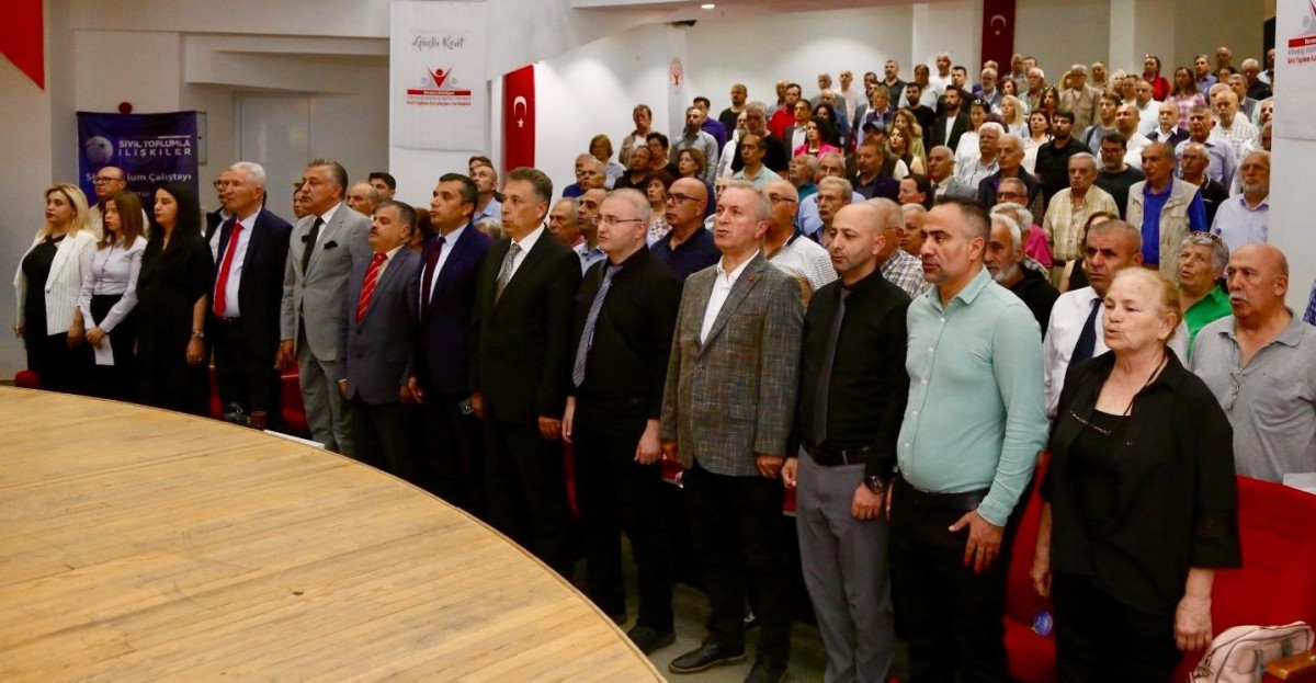 İZMİR’DE SİVİL TOPLUM KURULUŞLARINA   YÖNELİK BİLGİLENDİRME SEMİNERİ GERÇEKLEŞTİRİLDİ.