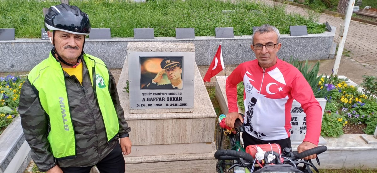 Şehit emniyet müdürü Ali Gaffar Okkan için Orhan Kotluk Diyarbakır'dan Sakarya'ya pedal çevirdi