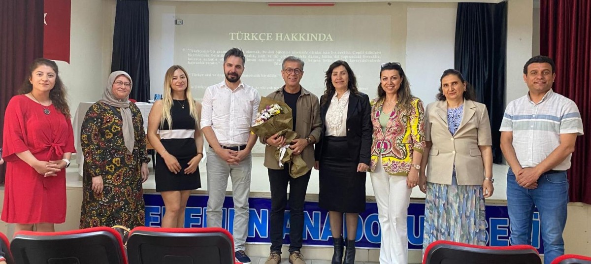 Dilimizin Zenginlikleri konferansında konuşan Prof.Bozkaplan “TÜRKÇE BİLİM DİLİDİR”