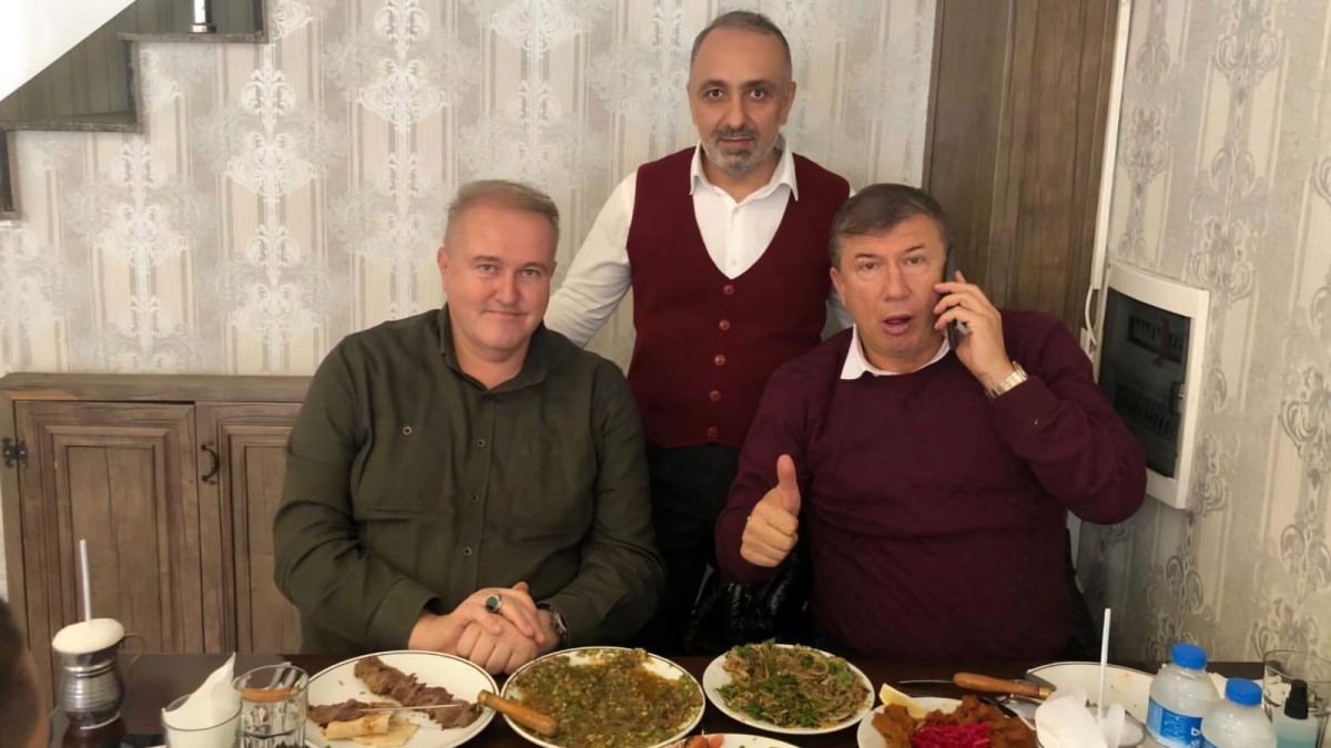 Tanju Çolak; Sakarya'da Kebap Tutkusuyla Buluştu: Kebapçıbey'de Lezzet Şöleni