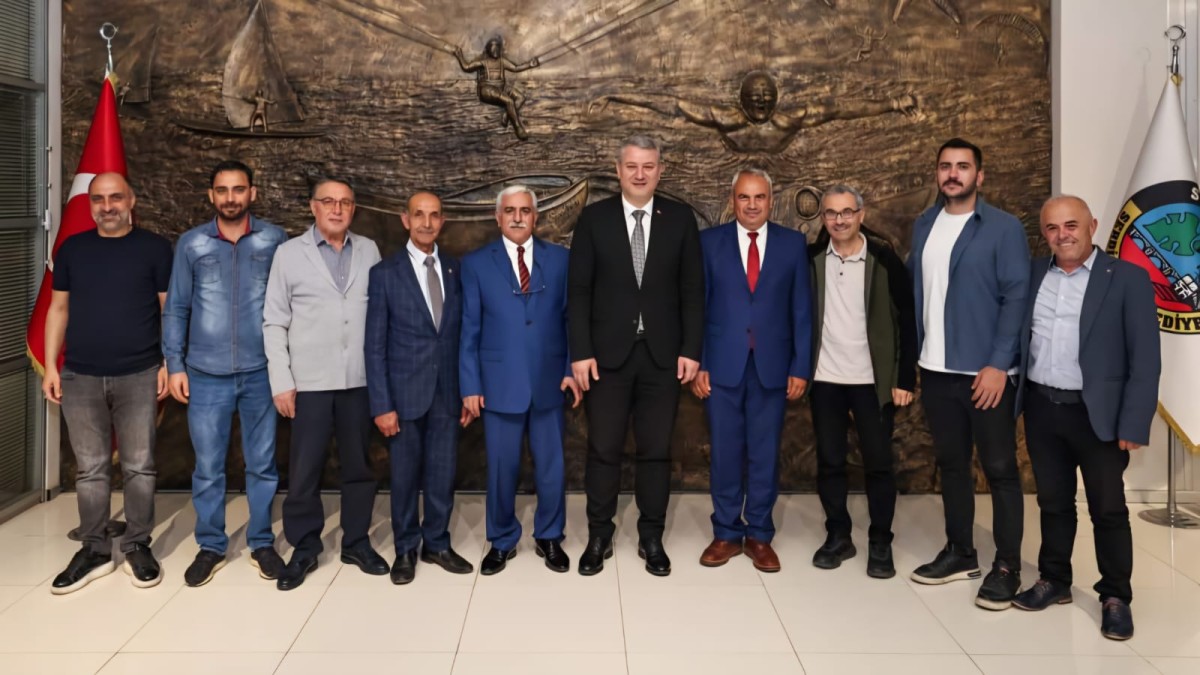 Serdivan Belediye Başkanı Osman Çelik, Sakarya Gaziantepliler Derneği'ni ağırladı