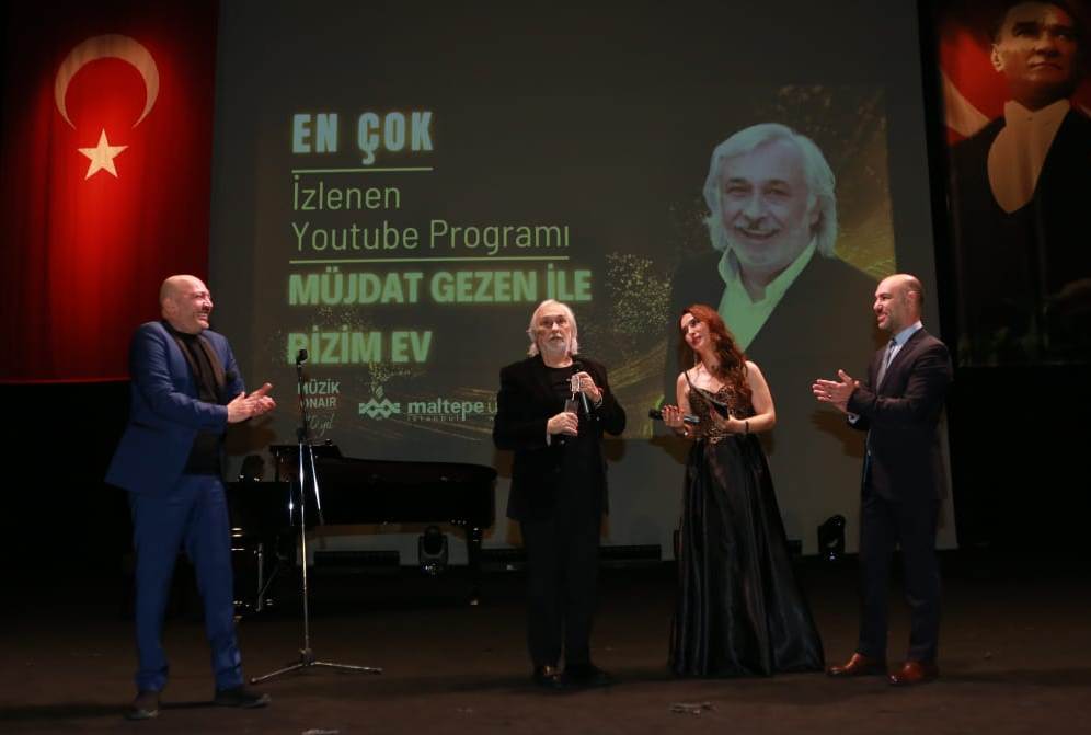 Müzik Onaır Medya ve Sanat Ödülleri Maltepe Üniversitesi Kültür Merkezi  Vedat Çakırca Konferans salonunda sahiplerini buldu!