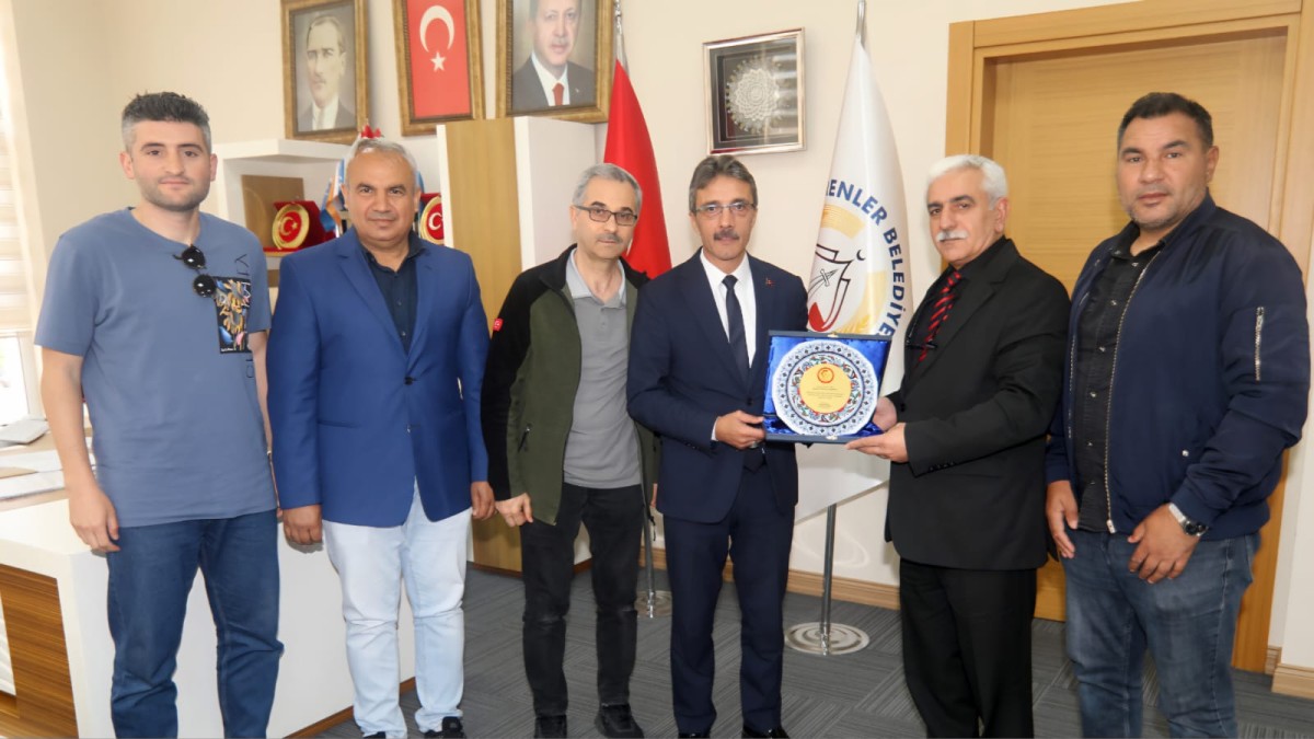 Dernek Başkanı Durak; Erenler'in Başkanı Dinç'i ziyaret etti
