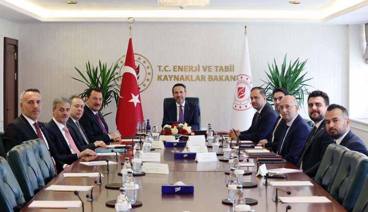 Sakarya heyetinden Ankara’da enerji zirvesi  Enerji üretiminde güçlü bir Sakarya için çalışıyoruz