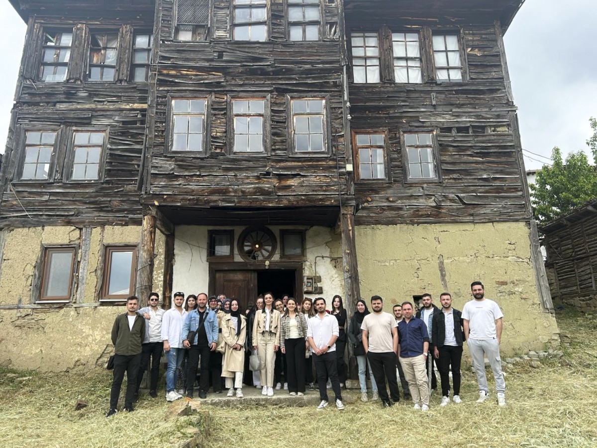 Sakin Şehir Taraklı’nın sivil mimari örneklerini incelediler
