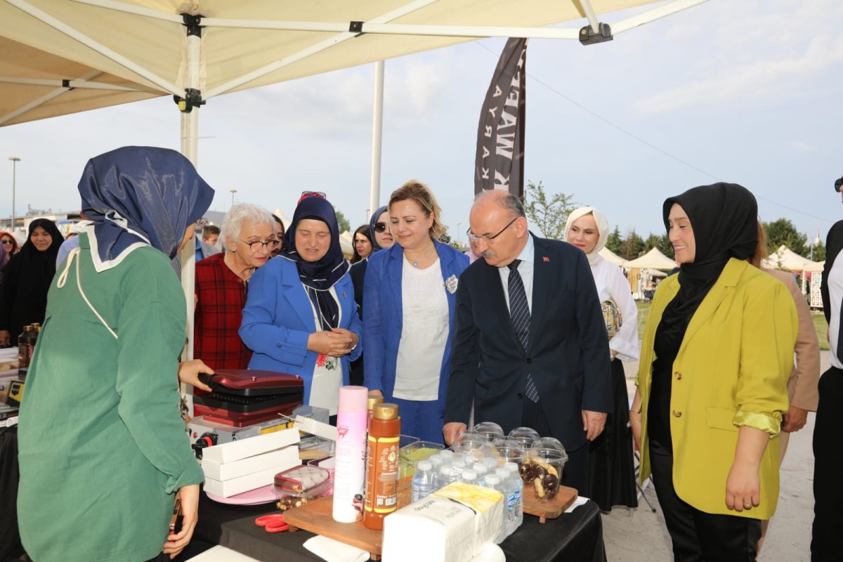 SAKİKAD Girişimci Kadınlar Derneği'nden bir Büyük Alışveriş etkinliği daha