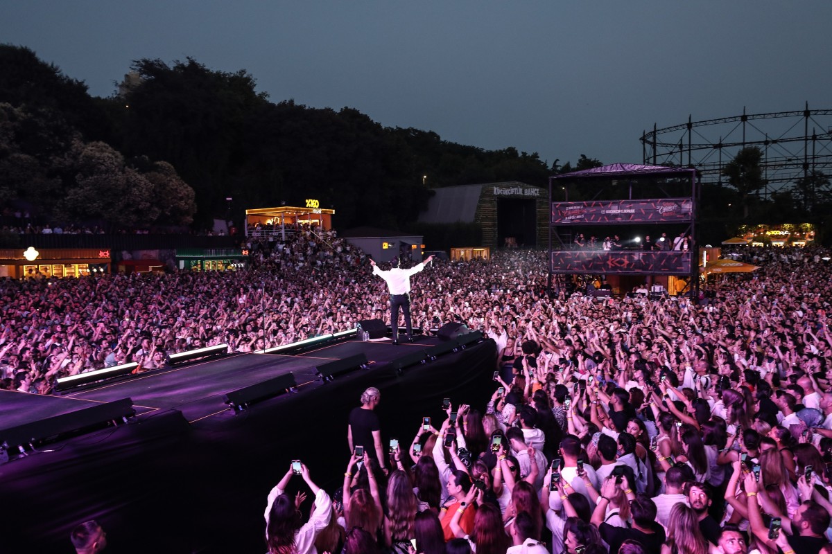 Mert Demir’den Gün Batımında Unutulmaz Konser