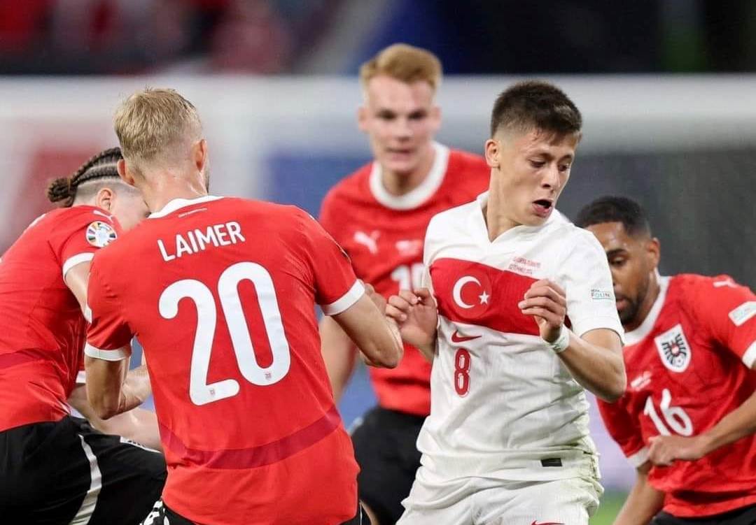  Milli Takım için TÜRKİYE tek yürek oldu; Viyena DÜŞTÜ 2-1  TEBRİKLER #BizimÇocuklar