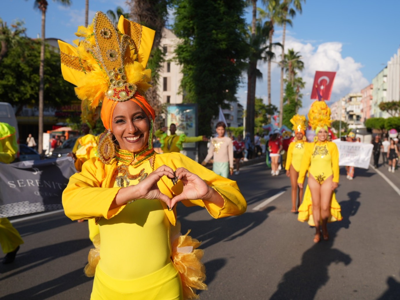 ALANYA’DA DEV FESTİVAL COŞKUSU BAŞLADI! KERVANSARAY RUHU KORTEJLE CANLANDI