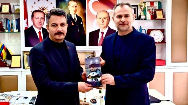 Taraklı'lı Sanatçı Akif Yener'den Başkan İbrahim Pilavcı'ya ziyaret