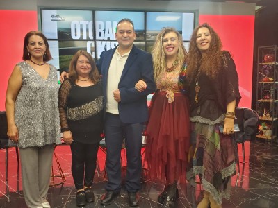 SÜLEYMANLA TEMPO VAKTİ’NDE DUYGU DOLU ANLAR: ANNELER GÜNÜNE ÖZEL ŞİİR RESİTALİ!