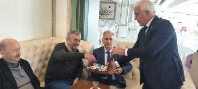 VEFA BULUŞMASINDA BAYRAM COŞKUSU: İSMAİL ERGÜL VE DAVA ARKADAŞLARI BİR ARAYA GELDİ!