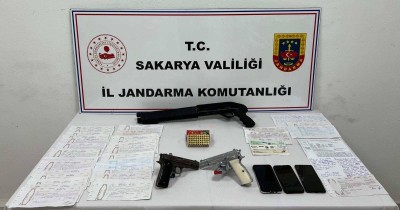 Sakarya'da Tefecilik Operasyonu: 3 Gözaltı ve Çok Sayıda Delil Ele Geçirildi